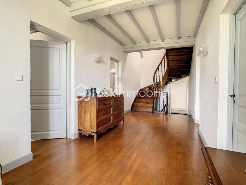 Maison gasconne pleine de charme, volumes généreux et esprit familial – 10 pièces – 6 chambres – 316 m²