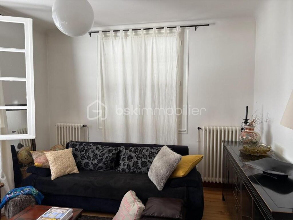 Maison Type T4 + appartement T2 – 13 pièces – 5 chambres – 276 m²