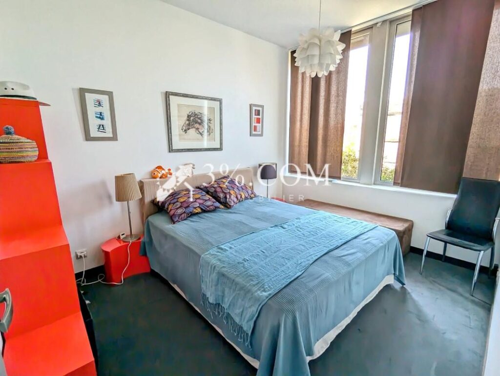 Appartement de 138 m2 – Dernier étage – Cuisine équipée – 3 – 4 pièces – 3 chambres – 138 m²