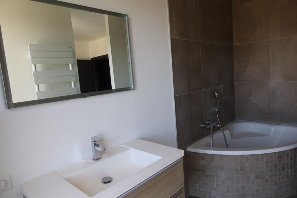 Maison d’architecte Besancon 7 pièce(s) 153 m2 – 7 pièces – 4 chambres – 153 m²