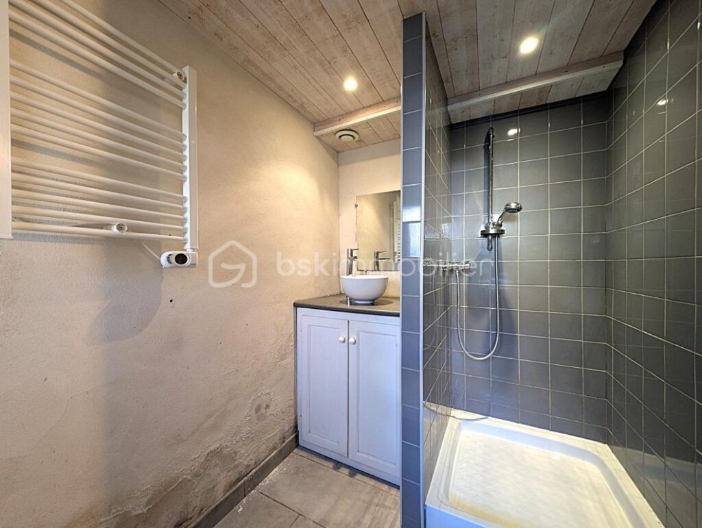 MAISON EN PIERRE FACE A LA MER – 40.78m² – CHARME – BARNEVILLE 50270 – 3 pièces – 1 chambre – 40 m²