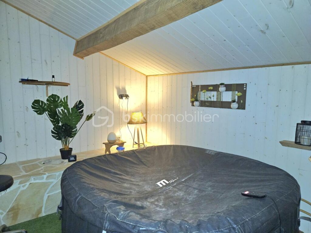 Maison 6 pièces 143m2 – 6 pièces – 3 chambres – 143 m²