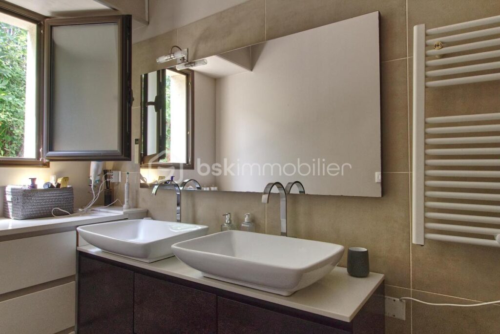 Villa contemporaine 165 M² – 6 pièces – 4 chambres – 165 m²