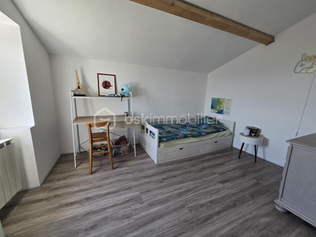 Maison Atypique avec jardin au Teil – 6 pièces – 4 chambres – 142 m²