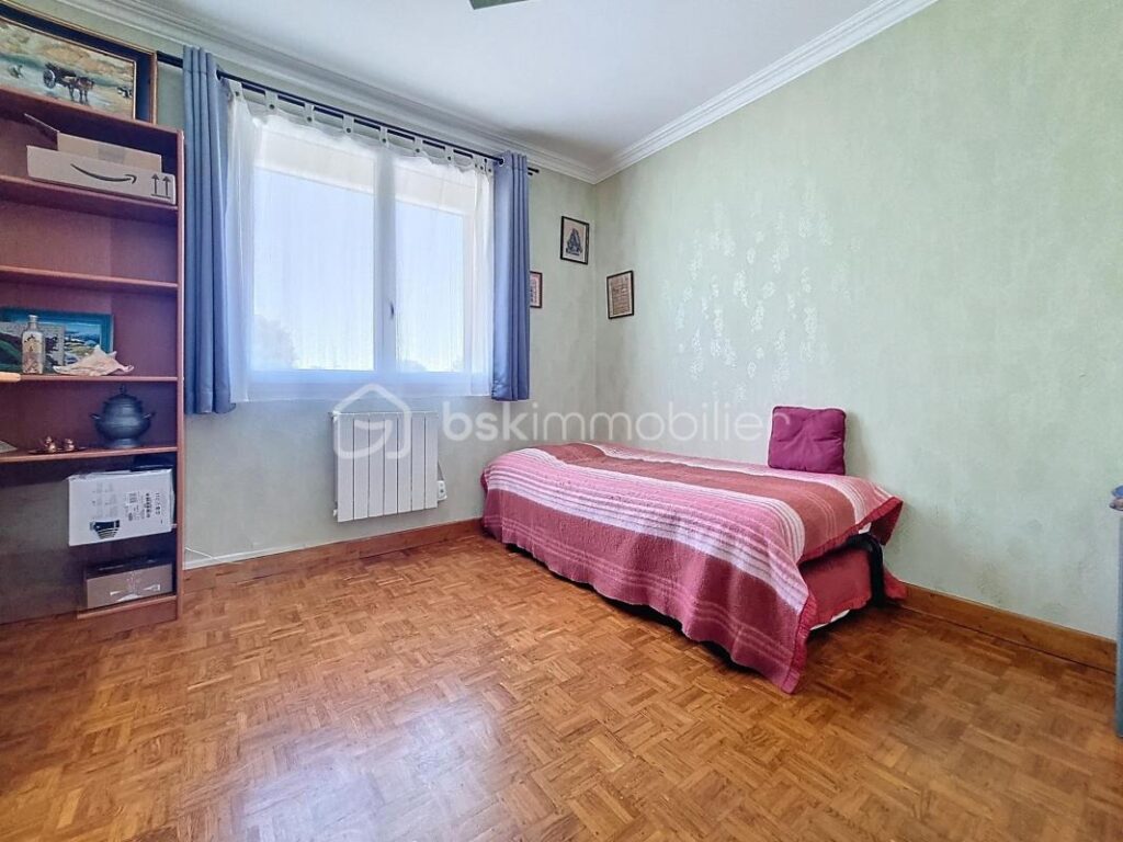 MAISON avec sous-sol total et piscine – 5 pièces – 4 chambres – 126 m²