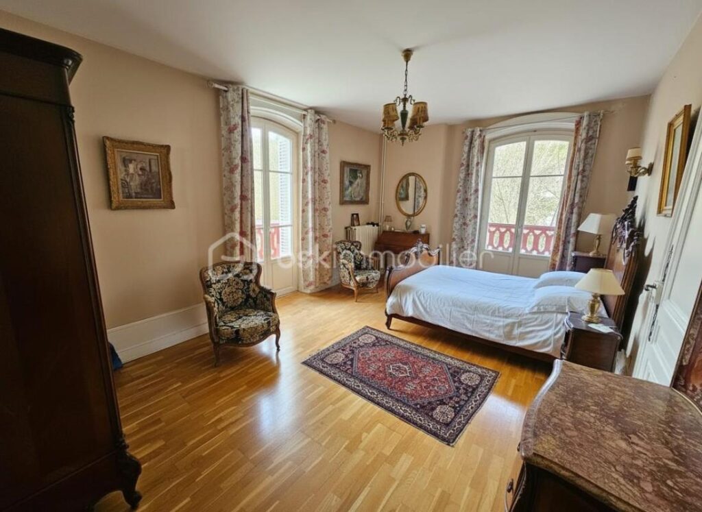 Propriété de caractère avec vue Loire – Bien d’exception – 9 pièces – 6 chambres – 270 m²