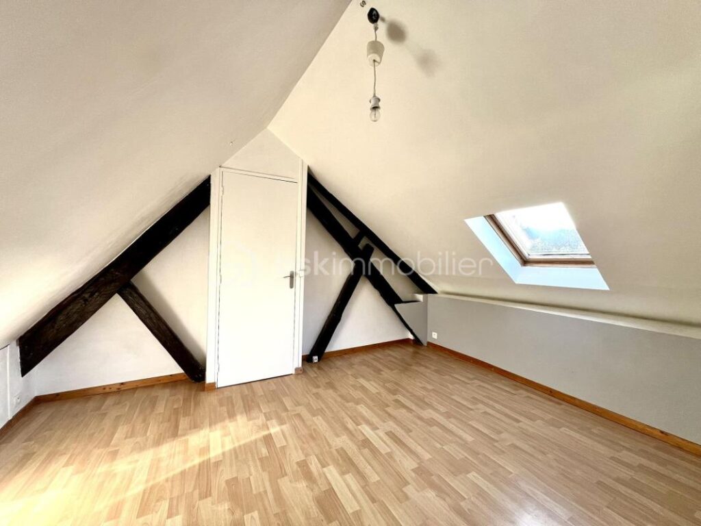 Charmante maison en pierres avec jardin – THEYS – 4 pièces – 2 chambres – 50 m²