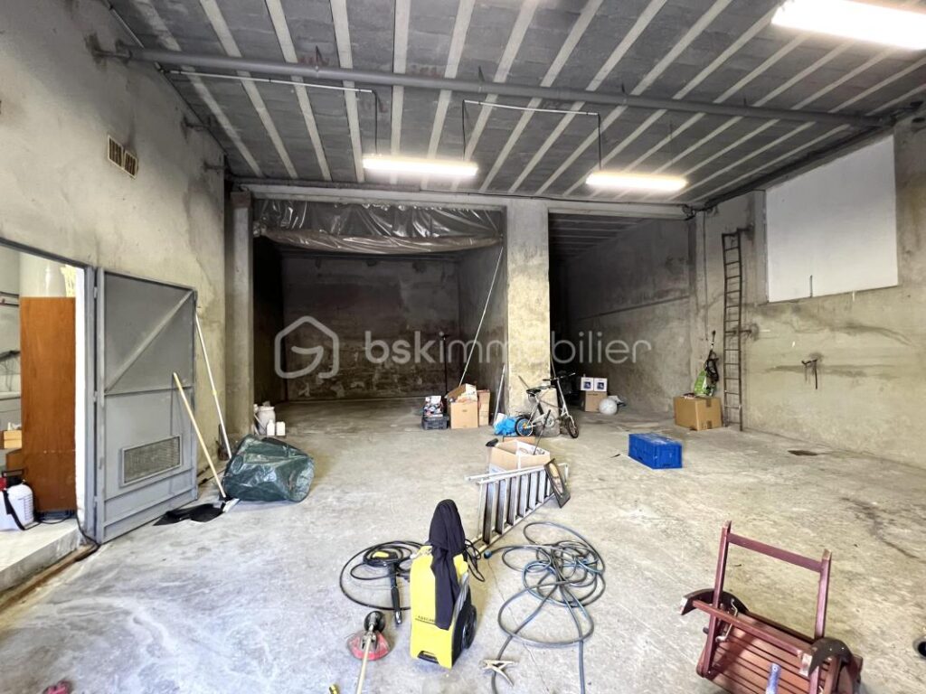 Maison 9 pièces – 9 pièces – 5 chambres – 282 m²