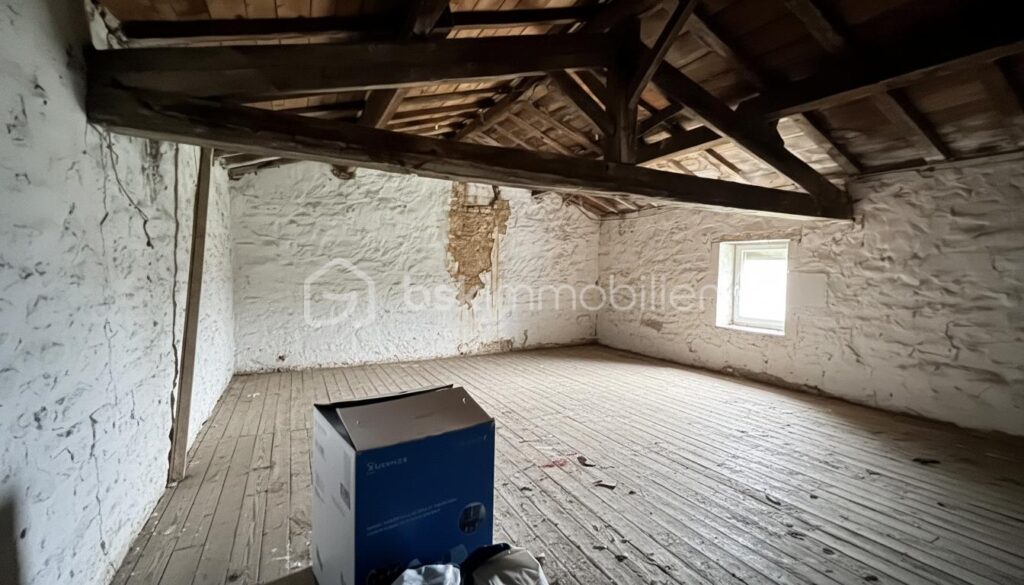 Longère avec vue dur la vallée – 6 pièces – 3 chambres – 200 m²