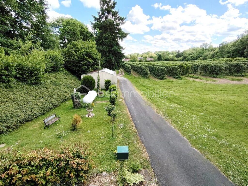 Maison de charme en campagne à Chenu – Tranquillité et vues dégagées garanties ! – 4 pièces – 3 chambres – 75 m²