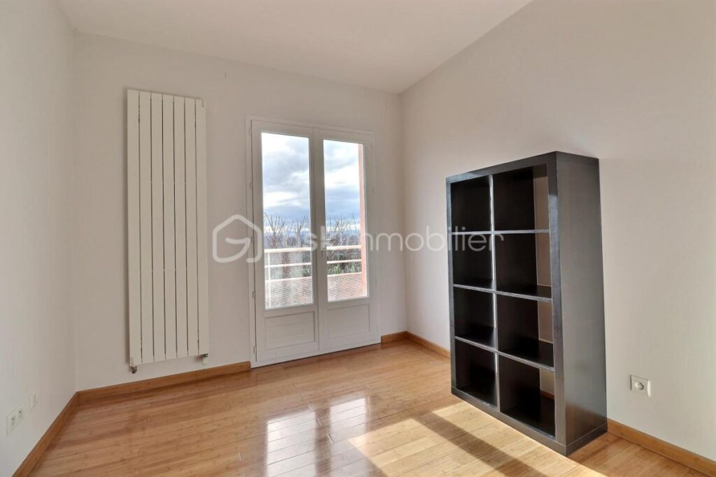 Villa 193m² Thiers 63300 – 6 pièces – 4 chambres – 193 m²