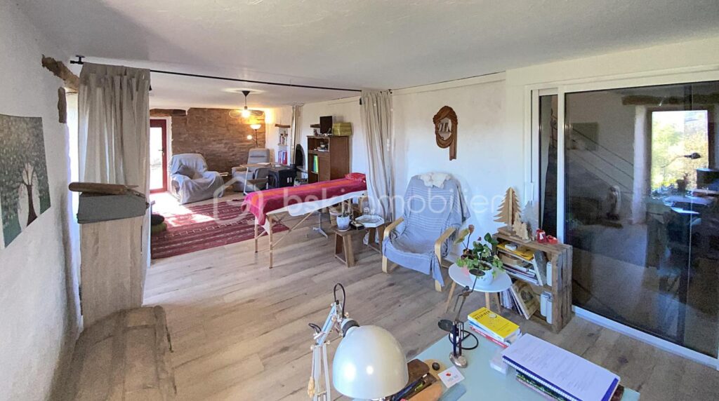 Charme, nature & autonomie – 147 m² + grange – Sud Aveyron – 5 pièces – 3 chambres – 147 m²