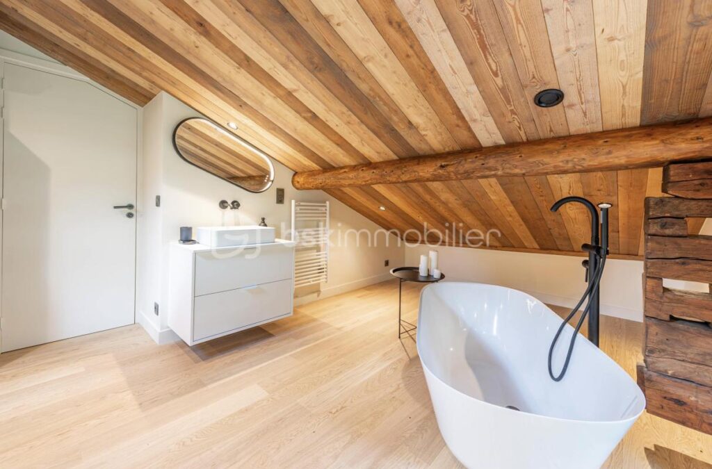 CHALET AVEC MAZOT LA CLUSAZ SECTEUR L ETALE – 9 pièces – 7 chambres – 216 m²