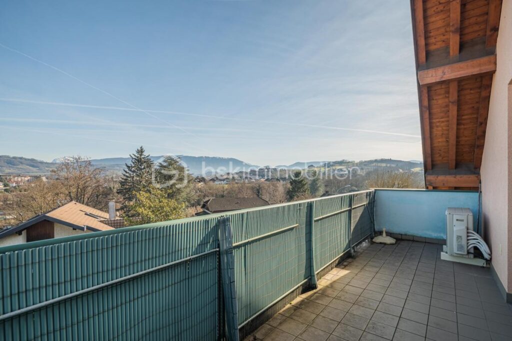 RUMILLY – T3 68 m² – Dernier étage – 3 pièces – 2 chambres – 68 m²