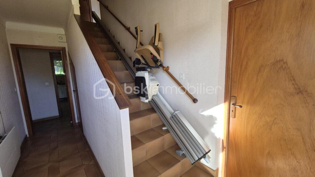 A VENDRE MAISON DEUX FACES TRAVERSANTE DE 152M² SUR TERRAIN DE 261M² A SAINT ANDRE – VUE SUR LES ALBERES – QUATRE CHAMBRES – GARAGE – CLIMATISATION REVERSIBLE – CHEMINEE – AUCUN VIS A VIS – 7 pièces – 4 chambres – 152 m²