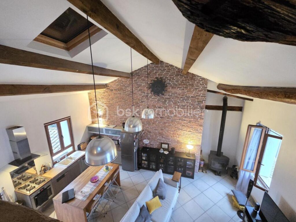 3 pièces 85 m2, balcon, garage – 3 pièces – 2 chambres – 70 m²