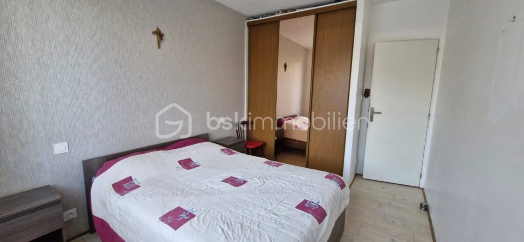 Longère de caractère dans un havre de paix, proche de l’axe RENNES-PARIS – 7 pièces – 5 chambres – 126 m²