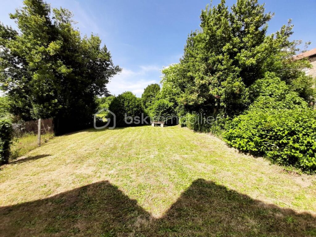 Maison 6 pièces 143 m² – 6 pièces – 5 chambres – 143 m²