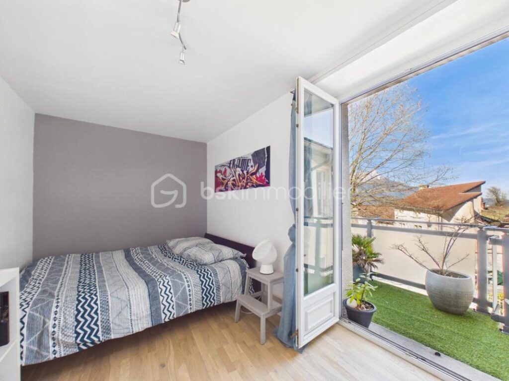 Maison de village – 5 pièces 148 m² – Jardin cocooning – 100 m² d’annexes – 5 pièces – 4 chambres – 148 m²