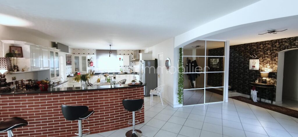 PROPRIÉTÉ D’EXCEPTION À TOULOUSE | 245 m² | PARC DE 3 000 m² DIVISIBLE | PRESTATIONS HAUT DE GAMME – 9 pièces – 5 chambres – 245 m²