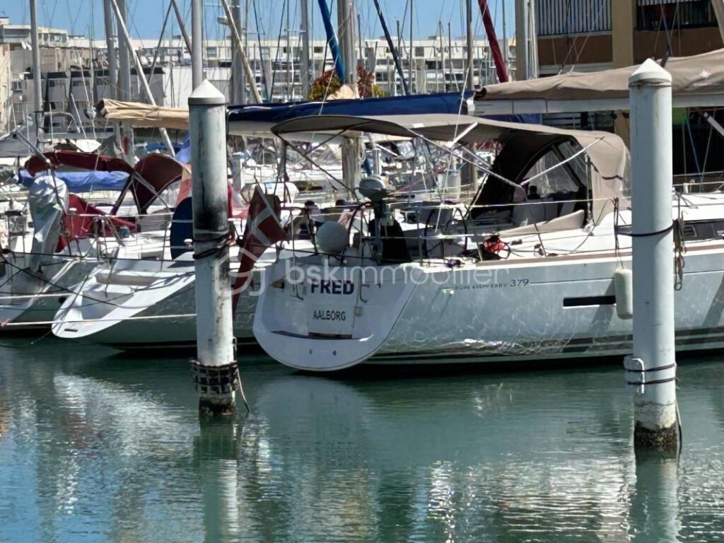 Jolis T2 48m² + mezzanine et terrasse avec vue sur le port de CARNON 34 – 2 pièces – 2 chambres – 48 m²