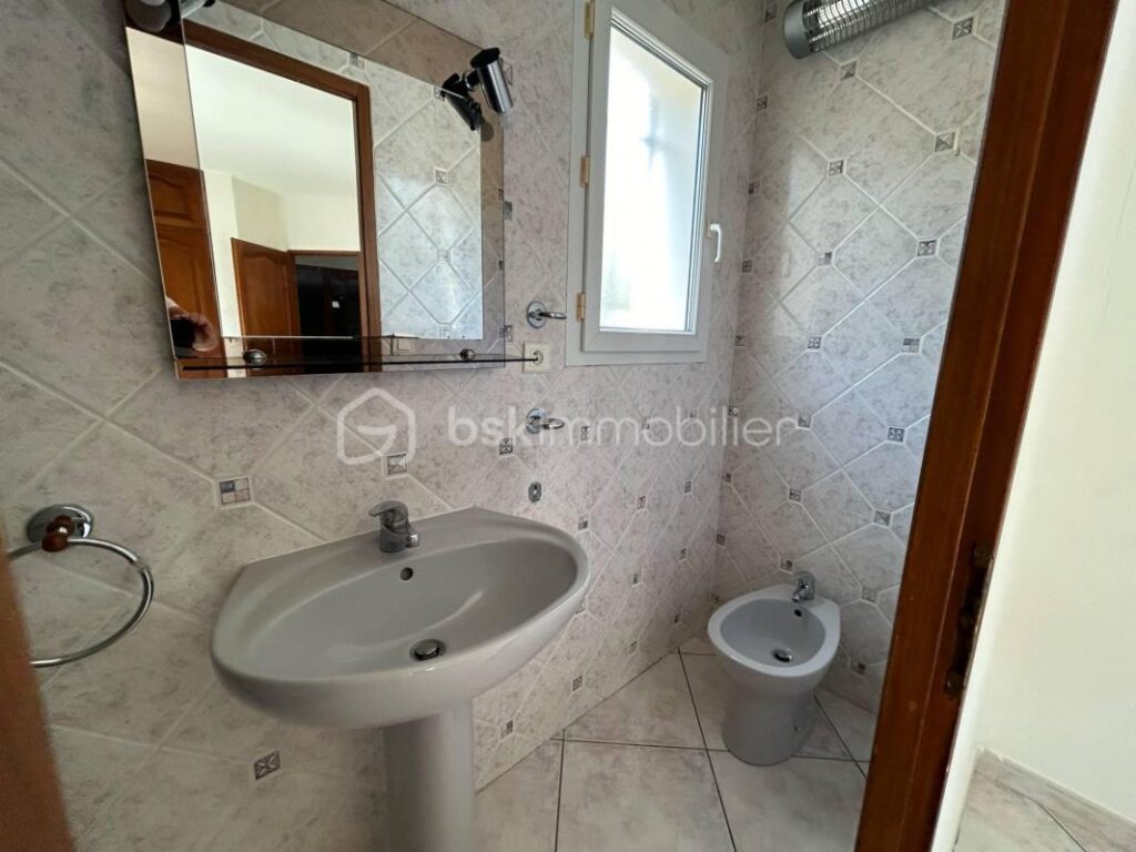 Maison T4 113m² Climatisée avec garage GRABELS proche des commerces – 4 pièces – 3 chambres – 117 m²