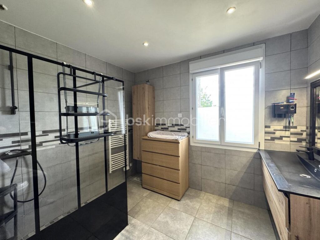 À vendre Authentique longère rénovée avec dépendances et grand terrain Saint-Gengoulph (proche Gandelu, 02) – 8 pièces – 5 chambres – 200 m²