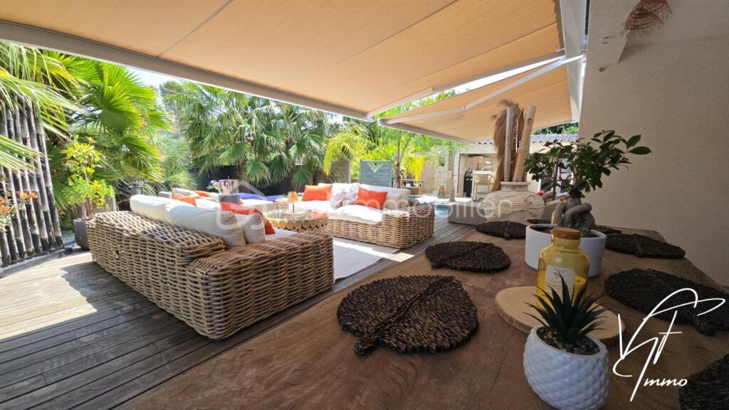 A vendre : Maison d’Architecte, studio indépendant, Piscine, au Beausset, Var – 6 pièces – 5 chambres – 200 m²