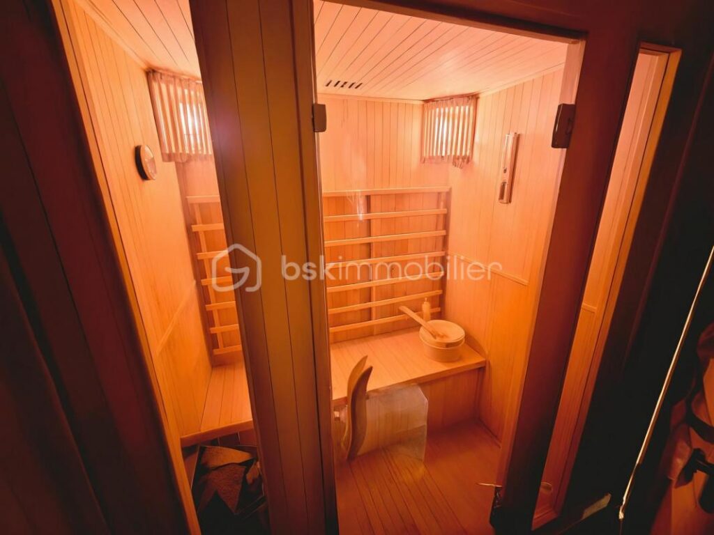 À Vendre : Haut de Chalet à Colmars – Charme et Confort en Montagne – 4 pièces – 3 chambres – 128 m²