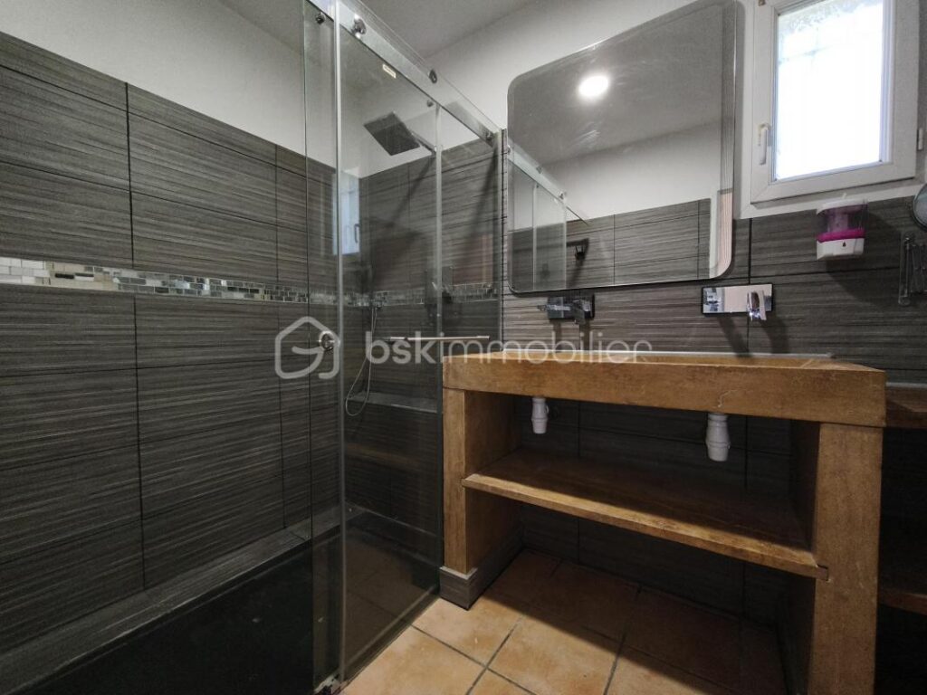 Maison T 4 97 m² sur 1600m² de terrain – 5 pièces – 3 chambres – 97 m²