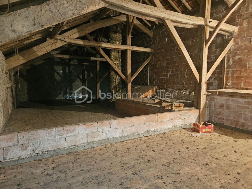 Maison de campagne en pierre et chalet avec vue – 4 pièces – 3 chambres – 135 m²