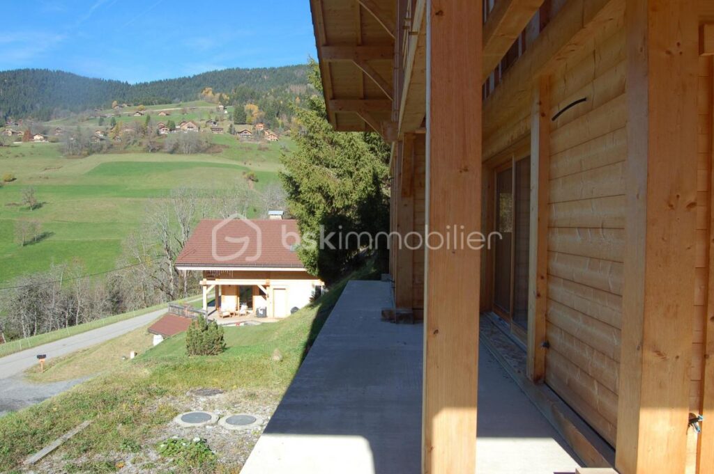 En exclusivité SUPERBE CHALET EN COURS DE CONSTRUCTION – MANIGOD – 8 pièces – 4 chambres – 150 m²