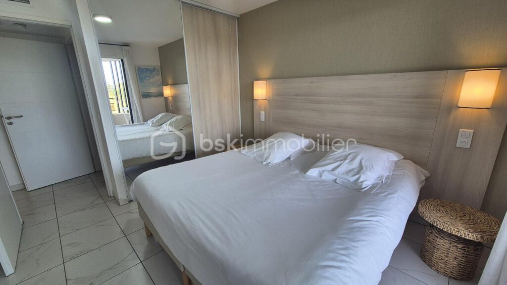 A VENDRE APPARTEMENT T2 DE 38M² A SAINT CYPRIEN PLAGE – HORIZON DU GOLF – TERRASSE – ASCENSEUR – PARKING PRIVATIF – VENDU MEUBLE – SOUS BAIL COMMERCIAL – 2 pièces – 1 chambre – 38 m²