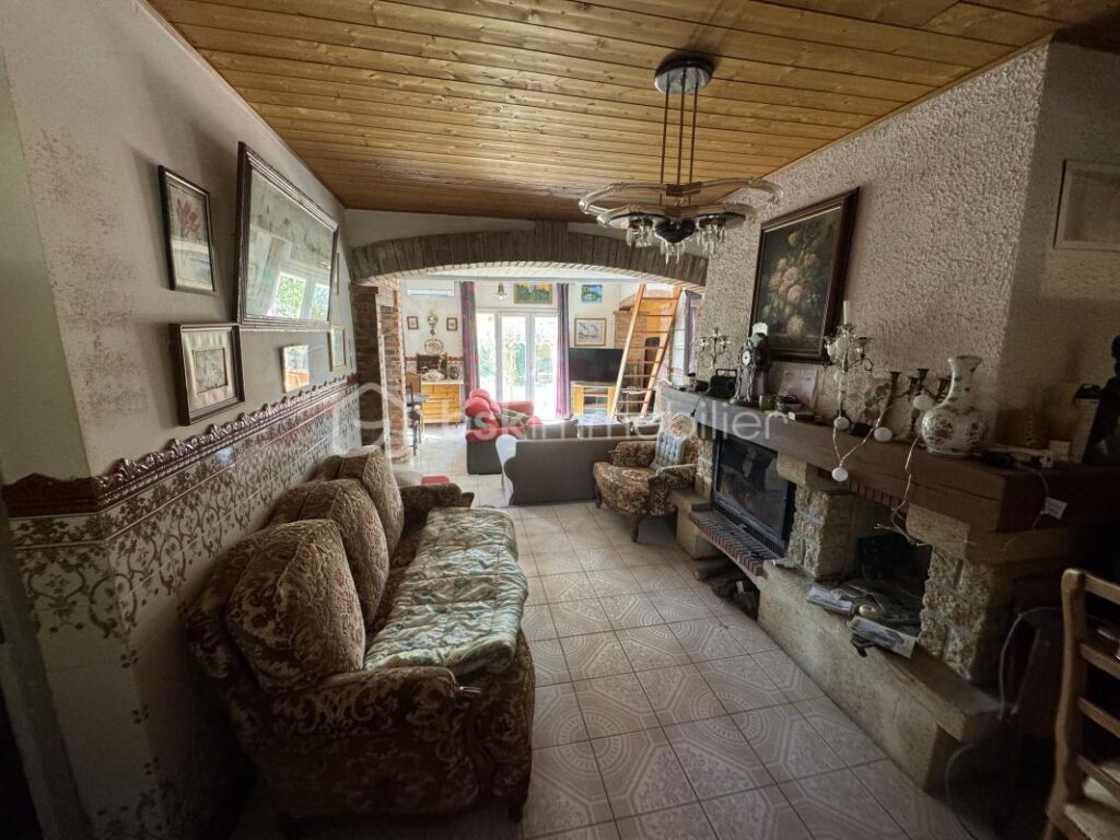 VILLA 4 FACES DE 170M2 – 8 pièces – 5 chambres – 170 m²