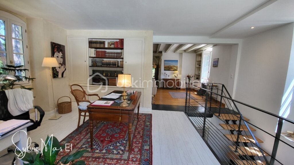 Maison et gîte 15 pièces – 2 piscines Parc arboré – 15 pièces – 9 chambres – 520 m²