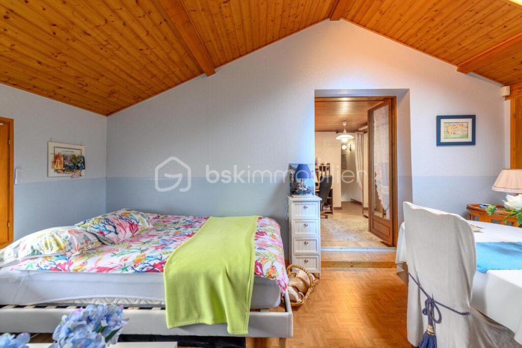 Maison 230 m² habitables avec vue sur Lac – 7 pièces – 6 chambres – 230 m²