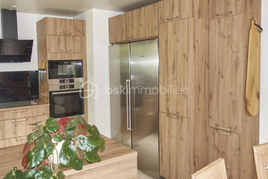 Magnifique villa provençale au cœur d’un écrin de verdure – 7 pièces – 4 chambres – 158 m²