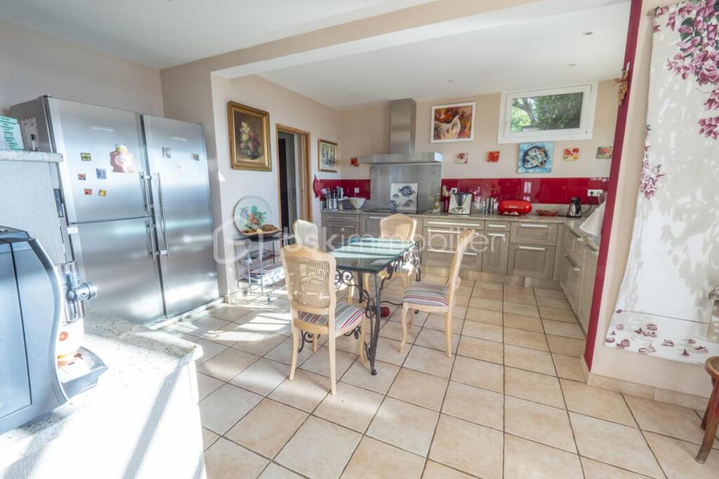 À Vendre – Villa d’Exception au Faron avec Vue Panoramique sur la Rade de Toulon – 6 pièces – 5 chambres – 200 m²