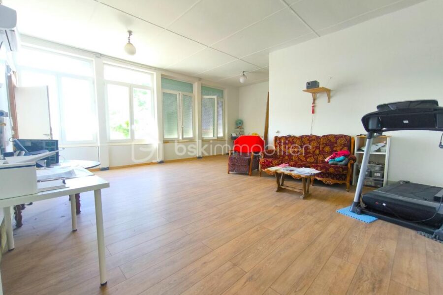 Maison à vendre à Genouille