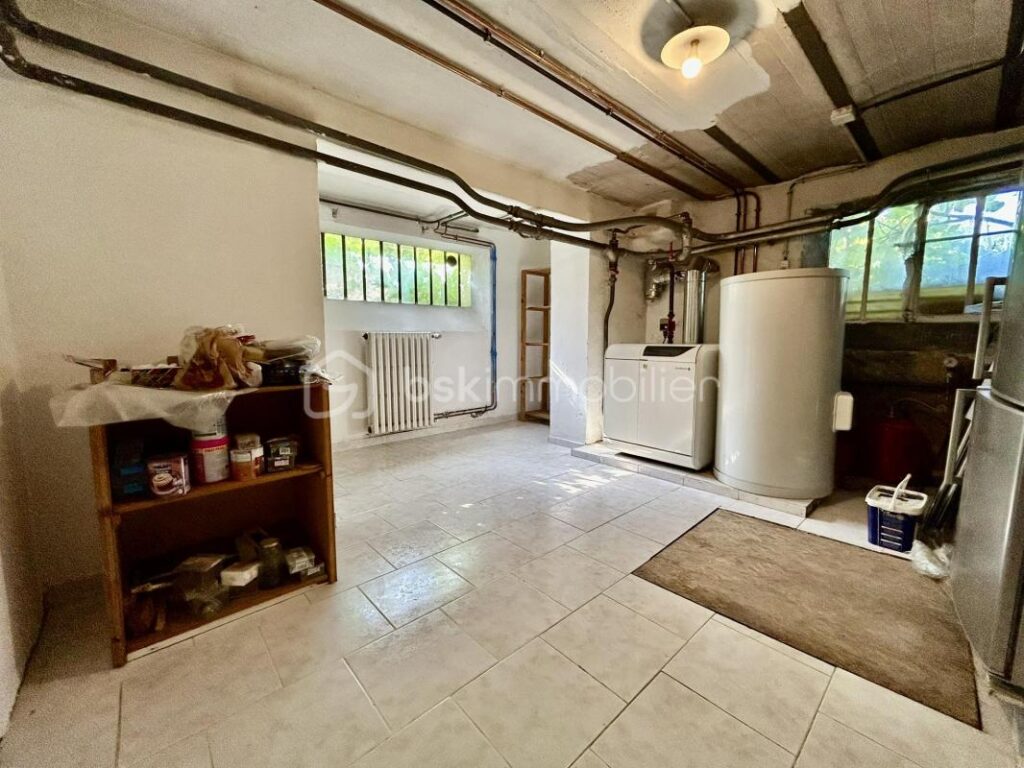 Maison 7 pièces de170m² à CHARTRETTES (77590) – 7 pièces – 6 chambres – 170 m²