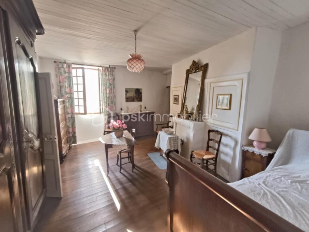 Ancienne et Magnifique Bâtisse en Pierres de 114 m2, située à Cladech 24170 – 4 pièces – 3 chambres – 114 m²