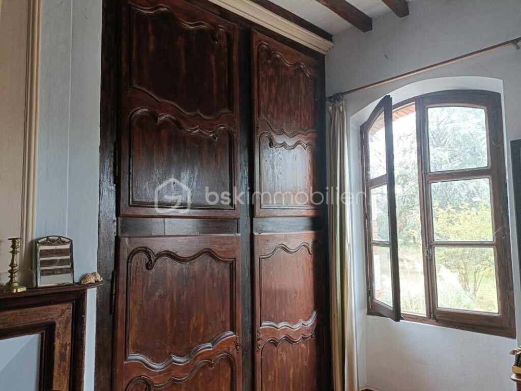 Vivez l’élégance intemporelle dans une maison historique d’Auvillar – 8 pièces – 4 chambres – 488 m²