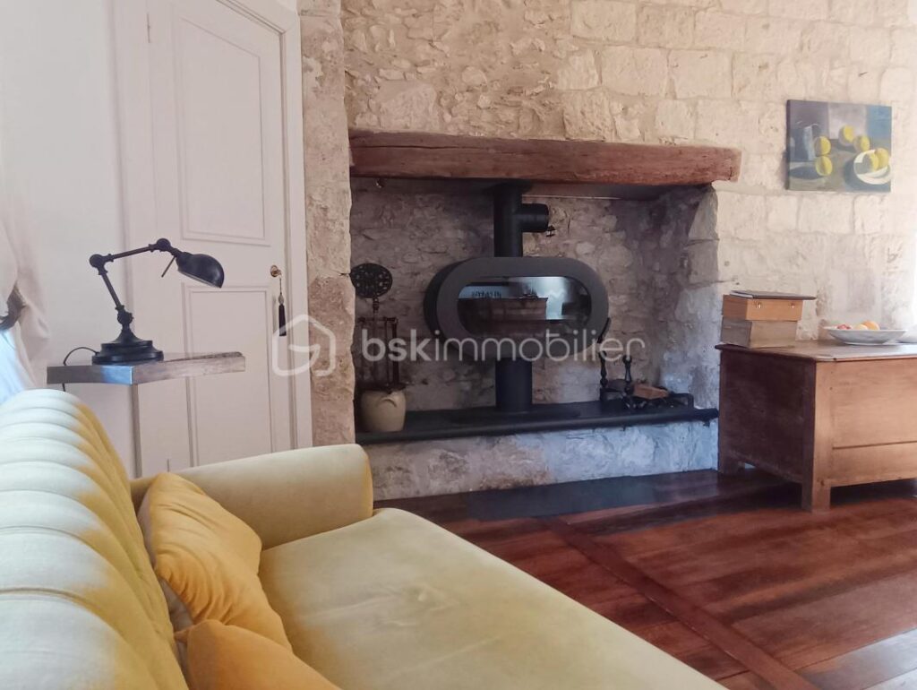 Maison de charme avec vue panoramique et piscine d’exception – 5 pièces – 2 chambres – 118 m²