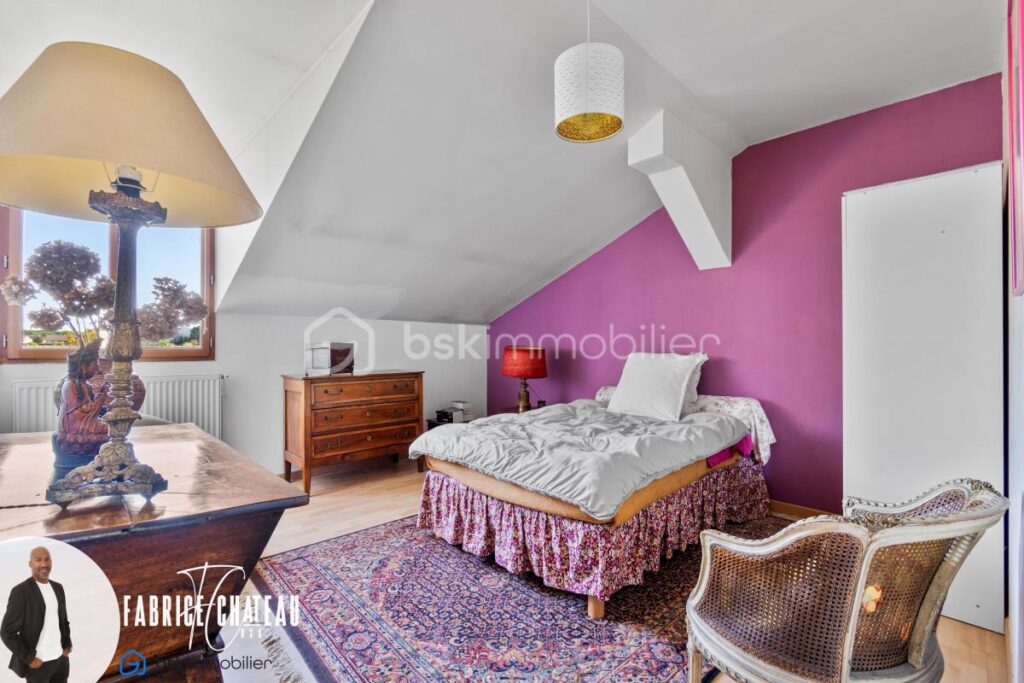 Grande maison familiale avec 5 chambres – cachet et jardin paysager – 8 pièces – 5 chambres – 212 m²