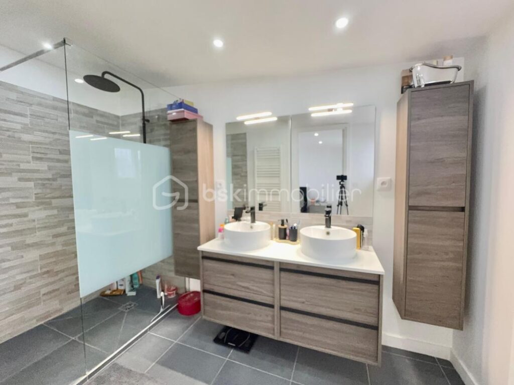 INVESTISSEMENT LOCATIF – 7 pièces – NR chambres – 160 m²