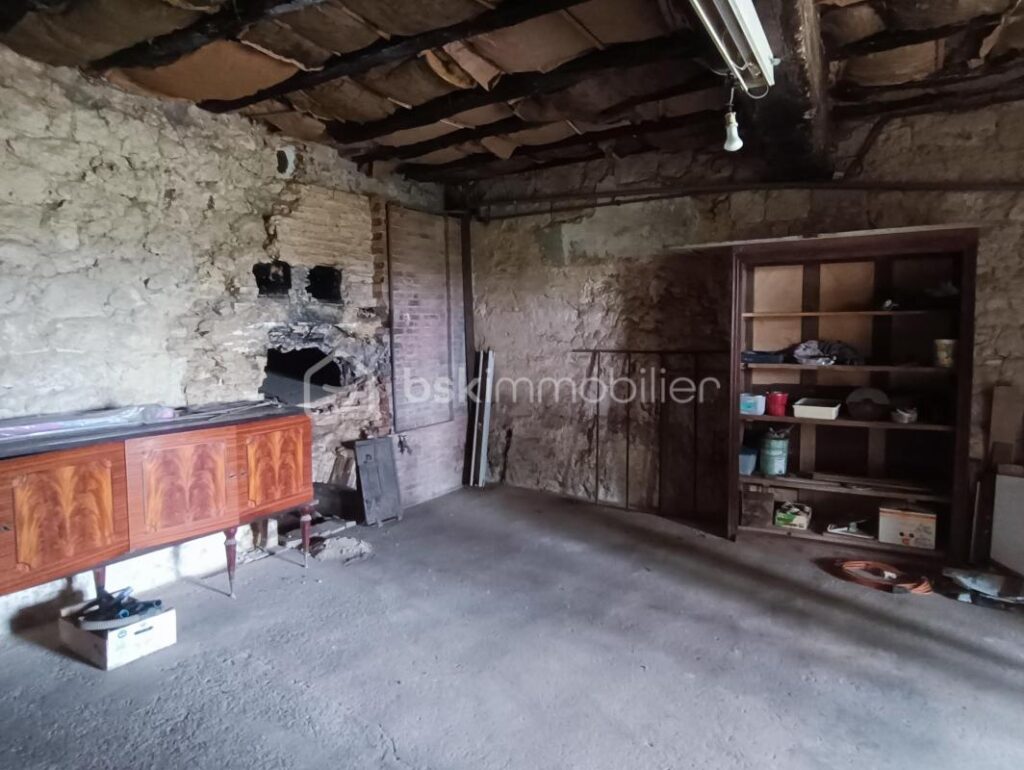 Un fragment d’histoire rien qu’à vous – Ancienne Tour de Guet avec jardin ! – 4 pièces – 2 chambres – 150 m²