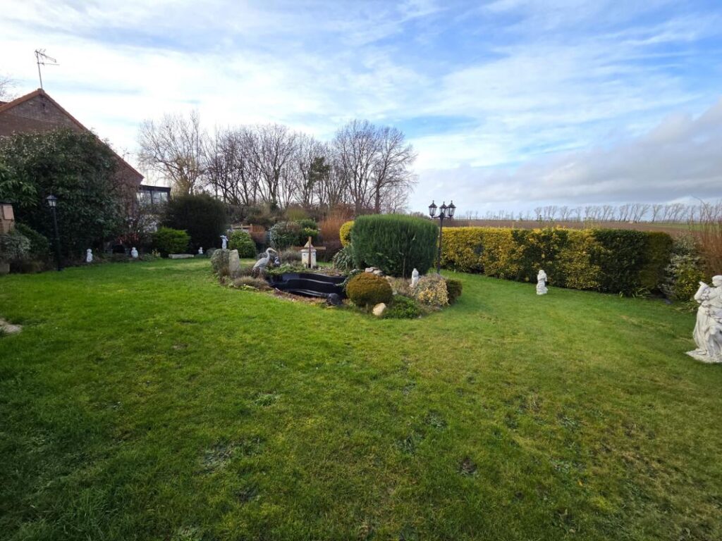 PAVILLON BRIQUES PLAIN PIED BERNARD LANNOY SOUS SOL COMPLET – 6 pièces – 3 chambres – 108 m²