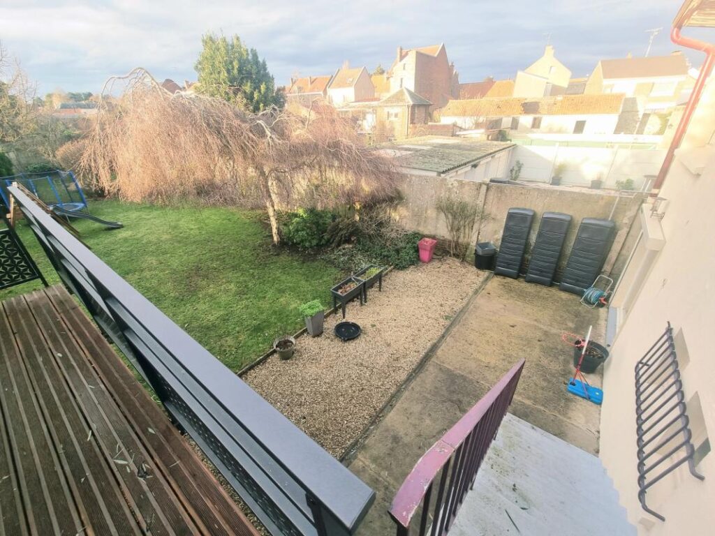 Semi plain-pied individuel, 5 chambres avec T2 indépendant – 7 pièces – 5 chambres – 125 m²