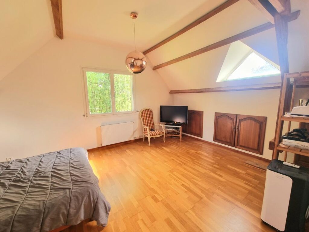 Demeure d’ exception, 4 chambres, sous-sol, terrasse, jardin – 7 pièces – 4 chambres – 187 m²