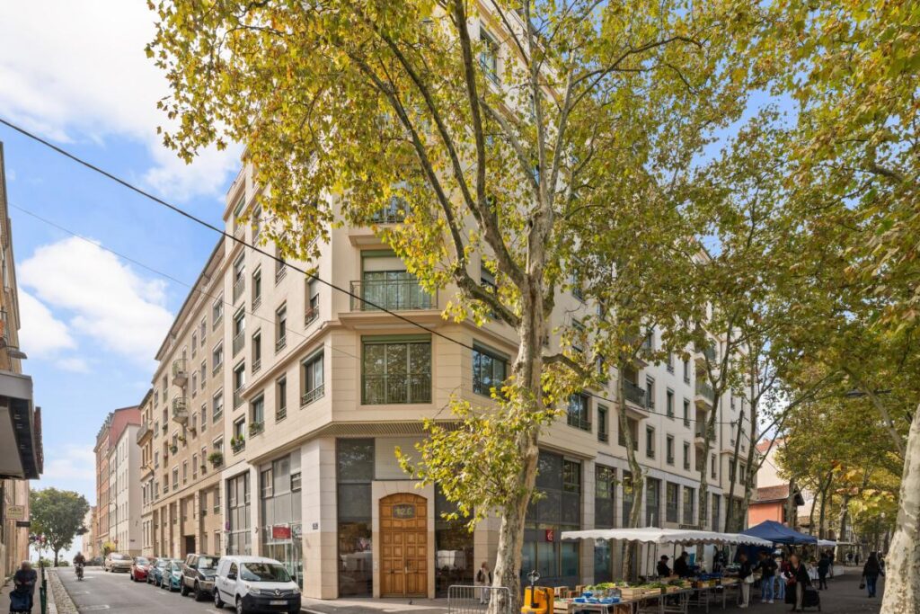 Superbe T3 avec vue dégagée sur le Boulevard de la Croix Rousse – 3 pièces – 2 chambres – 78 m²